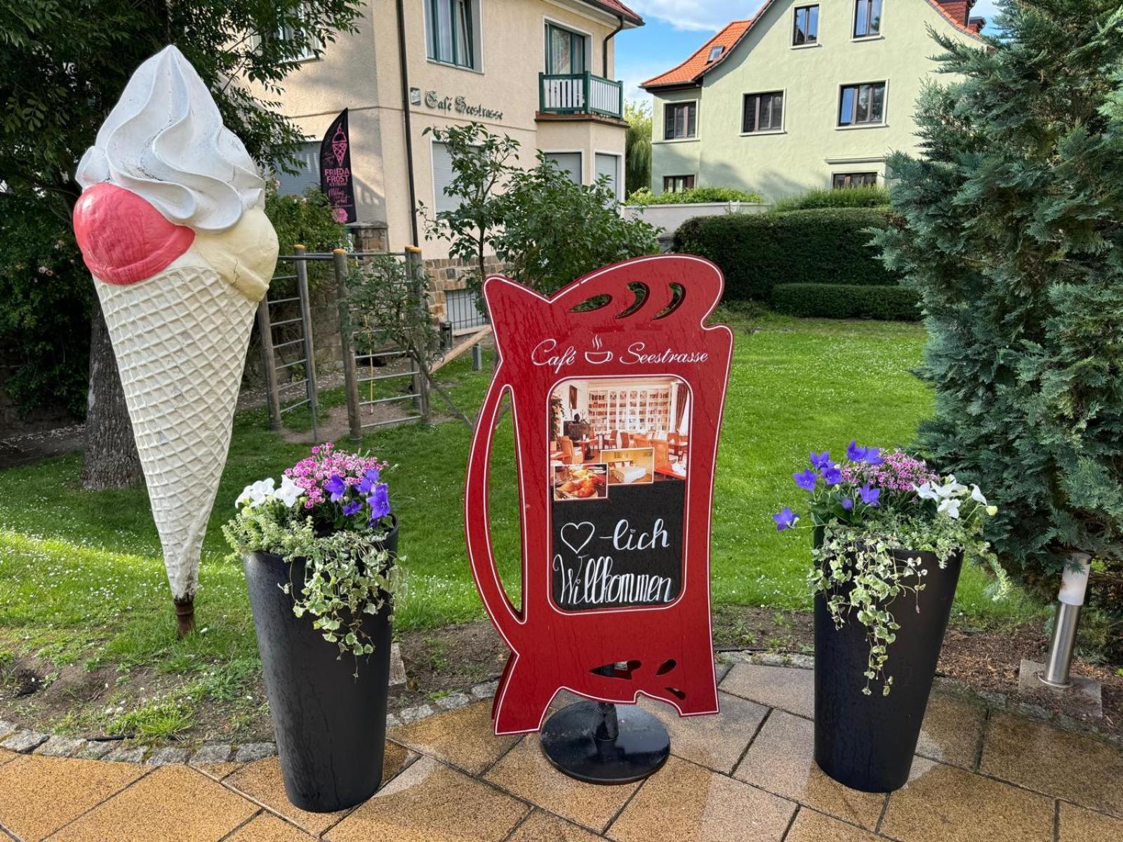 Cafe'Seestrasse Magdeburg Exteriör bild